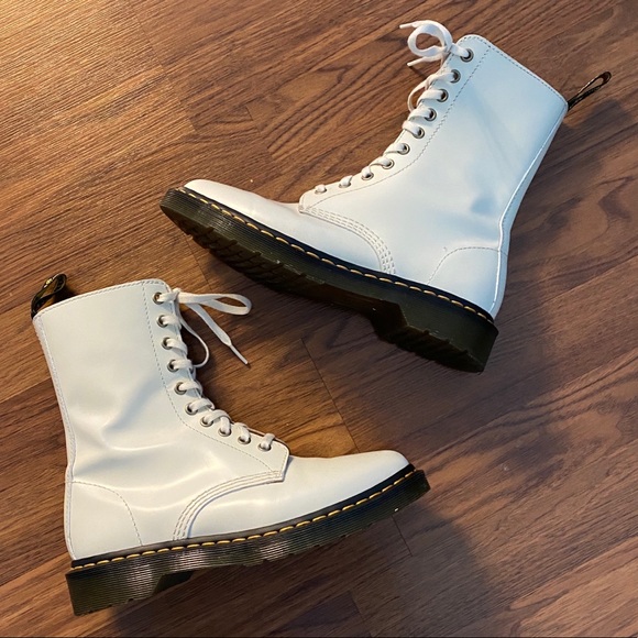 Dr. Martens Shoes - Size 7 Doc Martens Alix